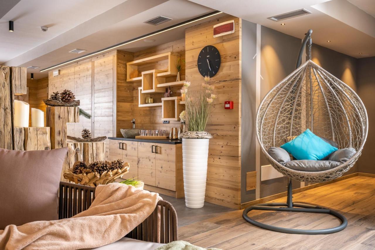 Cesa Edelweiss Living & Spa 캄피텔로디파사 외부 사진